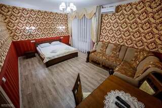 Отель Гостинний Двір Bar Стандартный двухместный люкс с 1 кроватью-1