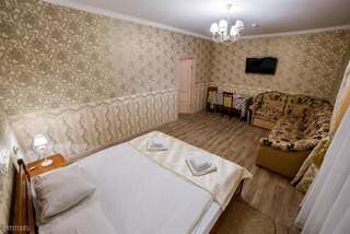 Отель Гостинний Двір Bar Стандартный двухместный люкс с 1 кроватью-4